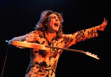 Nightcrawler: Vai-ing For Attention