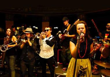 Kick It With the Bucket