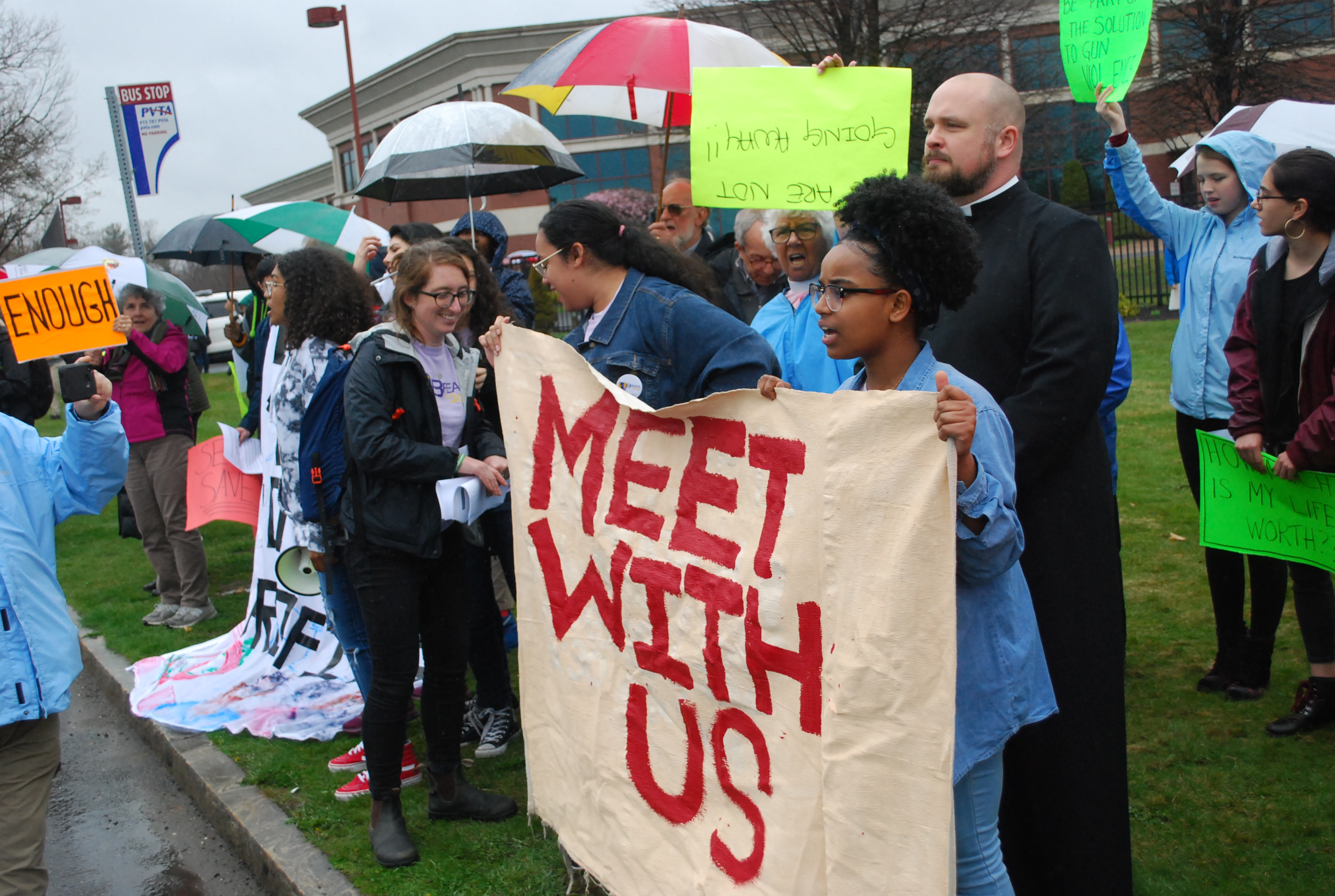 Students continue to call for meeting with Smith & Wesson CEO to discuss urban gun violence