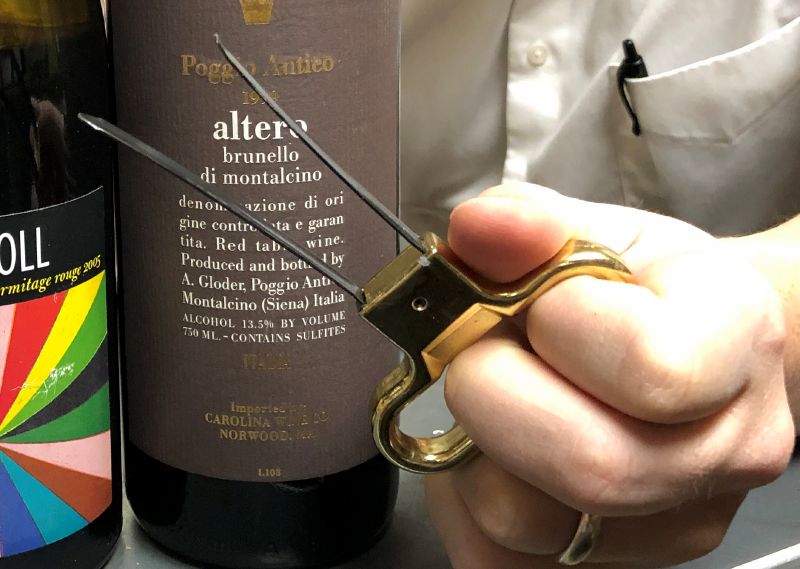 Monte Belmonte Wines: How NOT to Open Wine Like an Ah-So